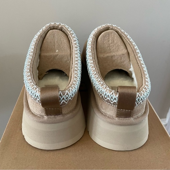 Ugg Tazz Slippers Sand Women’s Size 9 BRAND NEW IN BOX - Picture 4 of 7